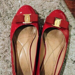 Rosso / red gold Salvatore Ferragamo patent Varina leather Ferragamo Ballet flat
